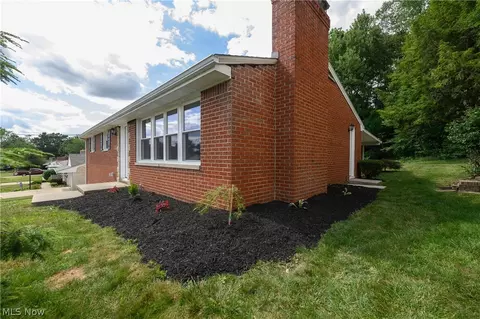 Exterior - 4855 4th NW, Canton, OH 44708 photo 8 of 9