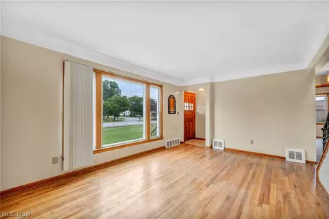 3954 E 365th St E, Willoughby, OH 44094 photo 6