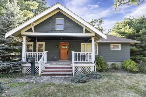 138 Forest Hill Dr, Avon Lake, OH 44012