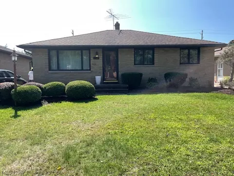 6320 Saylor Dr, Brook Park, OH 44142