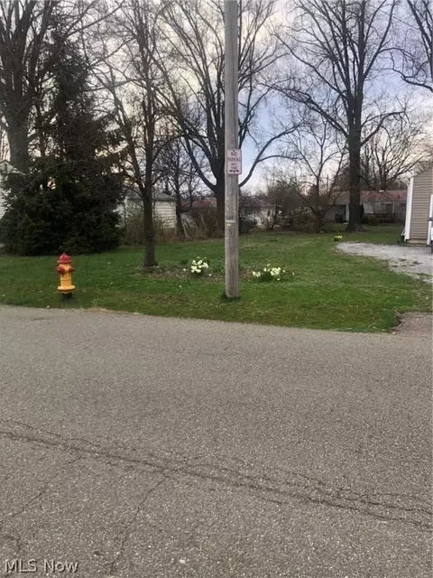 Austin Avenue Nw, Massillon, OH 44646