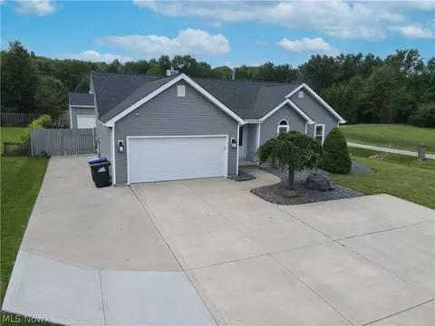 2848 Grafton Rd, Brunswick, OH 44212