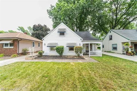 6917 Greenleaf Ave, Cleveland, OH 44130