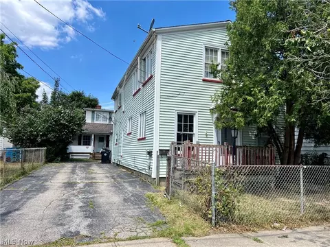 3398 W 56th St, Cleveland, OH 44102