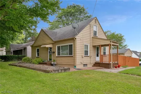 Exterior - 7430 Westview Dr, Boardman, OH 44512 photo 2 of 3