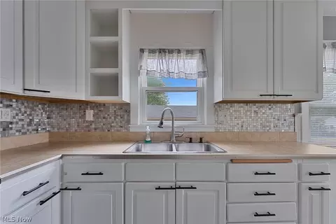 Kitchen - 7430 Westview Dr, Boardman, OH 44512 photo 1 of 2