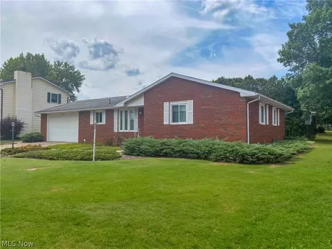 1404 Warner Ct SW, New Philadelphia, OH 44663