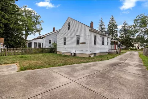 Exterior - 146 Baker St, Berea, OH 44017 photo 3 of 6