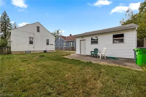 Exterior - 146 Baker St, Berea, OH 44017 photo 4 of 6