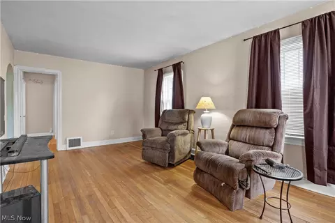 Living - 146 Baker St, Berea, OH 44017 photo 4 of 4