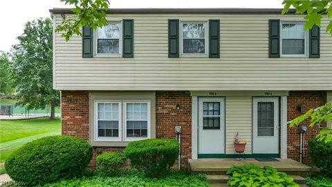 1799 Higby Dr #B, Stow, OH 44224