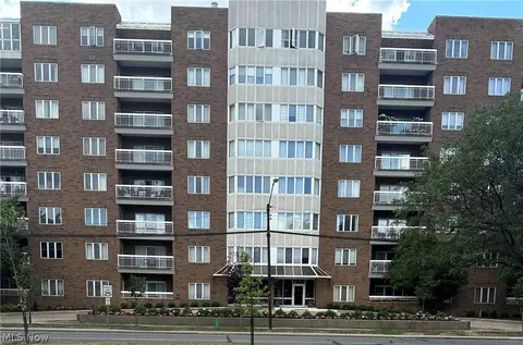 3330 Warrensville Center Rd, Shaker Heights, OH 44122