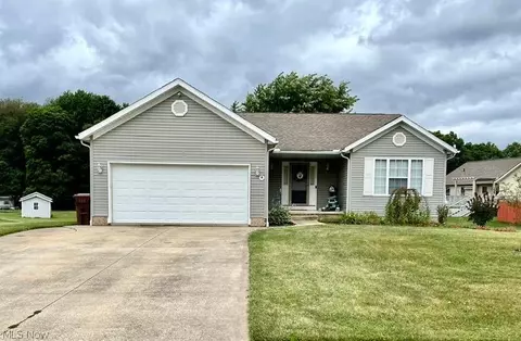 1088 Duxberry Dr, Ravenna, OH 44266