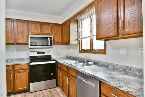 Kitchen - 7357 Eisenhower Dr #1, Boardman, OH 44512 photo 1 of 4