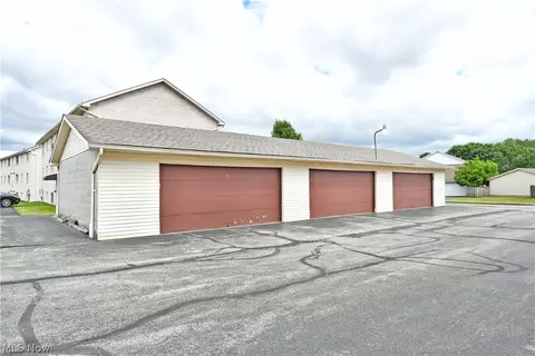 Exterior - 7357 Eisenhower Dr #1, Boardman, OH 44512 photo 3 of 3