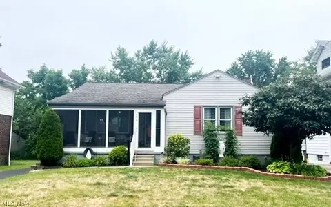 1610 Brownlee Ave, Poland, OH 44514