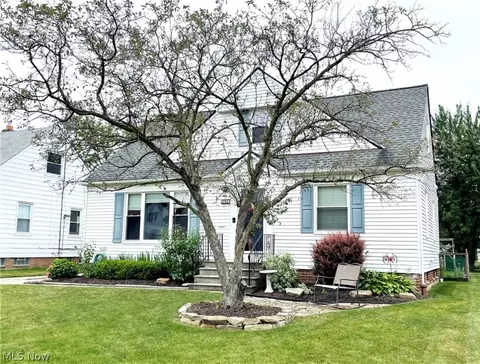 1674 Byron Dr, Mayfield Heights, OH 44124
