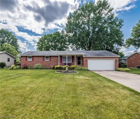731 Kolpwood Ave NW, Massillon, OH 44646