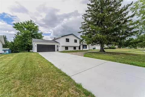 4887 Foxwynde Trl, Cleveland, OH 44143