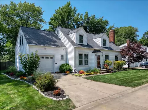 120 Lake Edge Dr, Euclid, OH 44123