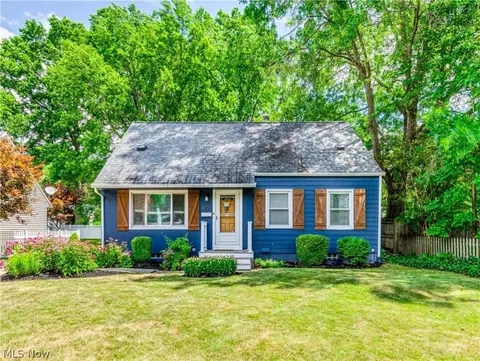 3021 9th St, Cuyahoga Falls, OH 44221