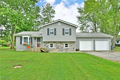 1202 Housel Craft Rd, Cortland, OH 44410