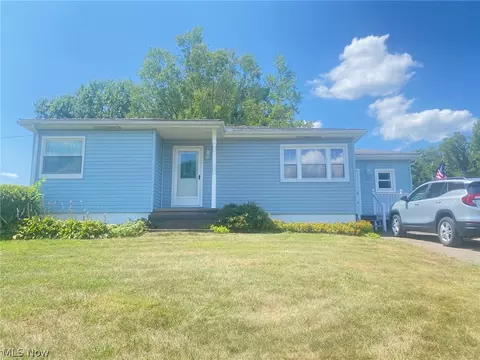 330 Overlook Dr, Wintersville, OH 43953