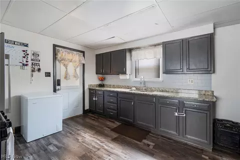 491 Maplewood Ave, Struthers, OH 44471 photo 8