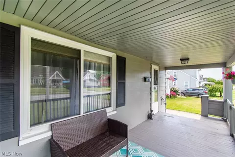 491 Maplewood Ave, Struthers, OH 44471 photo 3