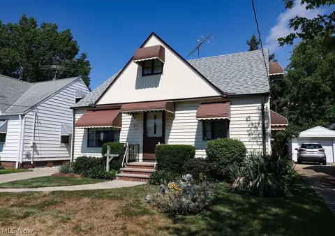 853 E 220th St, Euclid, OH 44119