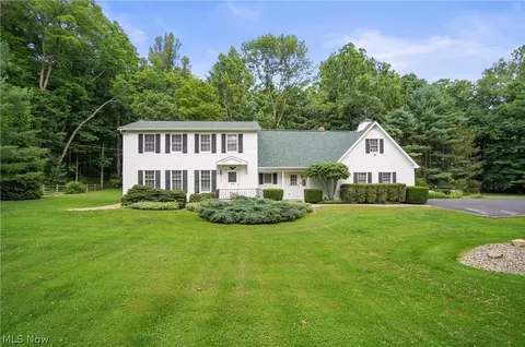 9499 Euclid Chardon Rd, Kirtland, OH 44094