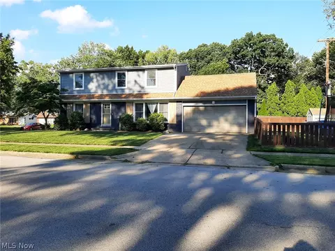 3309 Kilarney St, Cuyahoga Falls, OH 44221