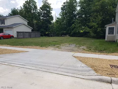 322 W Smith Rd, Medina, OH 44256