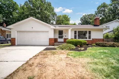 6591 Edgemoor Ave, Solon, OH 44139