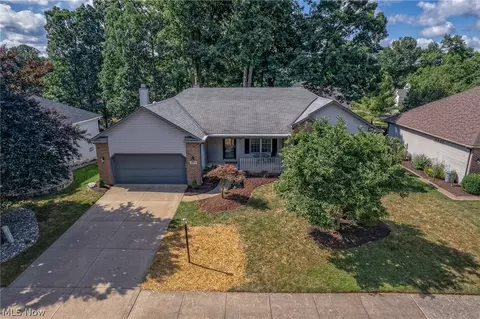 9165 Sapphire Ct, Parma, OH 44130