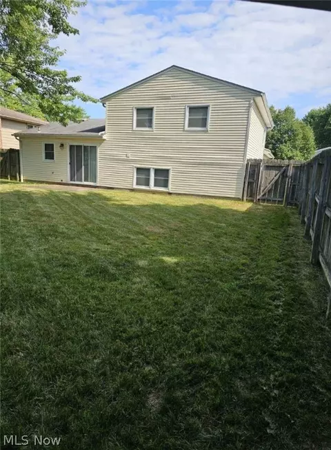 Exterior - 705 University Ave, Elyria, OH 44035 photo 2 of 4