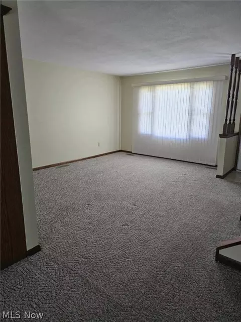 Living - 705 University Ave, Elyria, OH 44035 photo 1 of 2