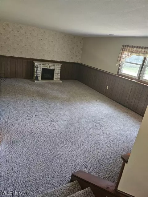 Living - 705 University Ave, Elyria, OH 44035 photo 2 of 2