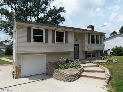6170 Reno Dr, Louisville, OH 44641