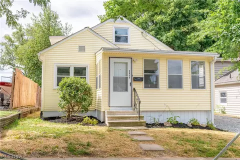 2934 Morrison St, Akron, OH 44312