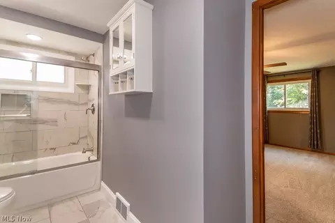 282 E 310th St, Willowick, OH 44095 photo 18