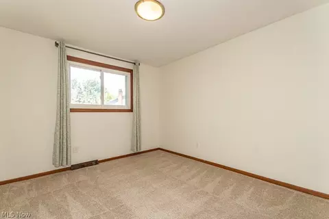 282 E 310th St, Willowick, OH 44095 photo 32