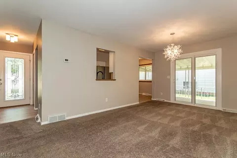 282 E 310th St, Willowick, OH 44095 photo 6