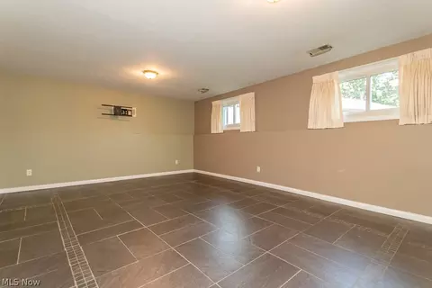 282 E 310th St, Willowick, OH 44095 photo 23