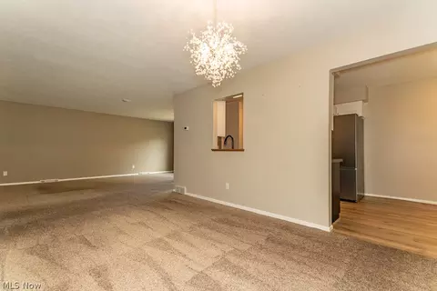 282 E 310th St, Willowick, OH 44095 photo 8