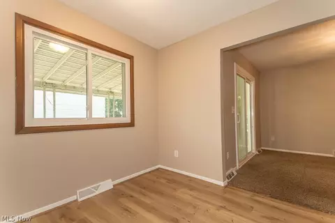 282 E 310th St, Willowick, OH 44095 photo 14