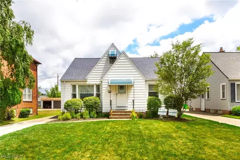 1381 Sunset Rd, Mayfield Heights, OH 44124