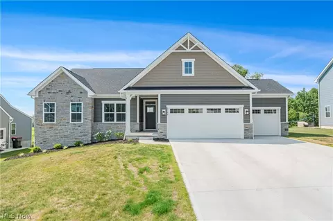 2186 Monaco St NW, Uniontown, OH 44685