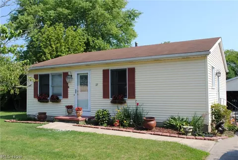 17 Lakeview Ct, Lagrange, OH 44050