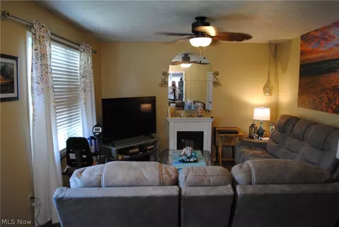 17 Lakeview Ct, Lagrange, OH 44050 photo 7